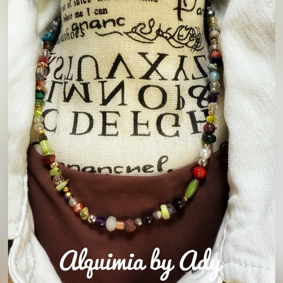 Gemstones rainbow beaded dainty statement necklace - Picture 1 of 3